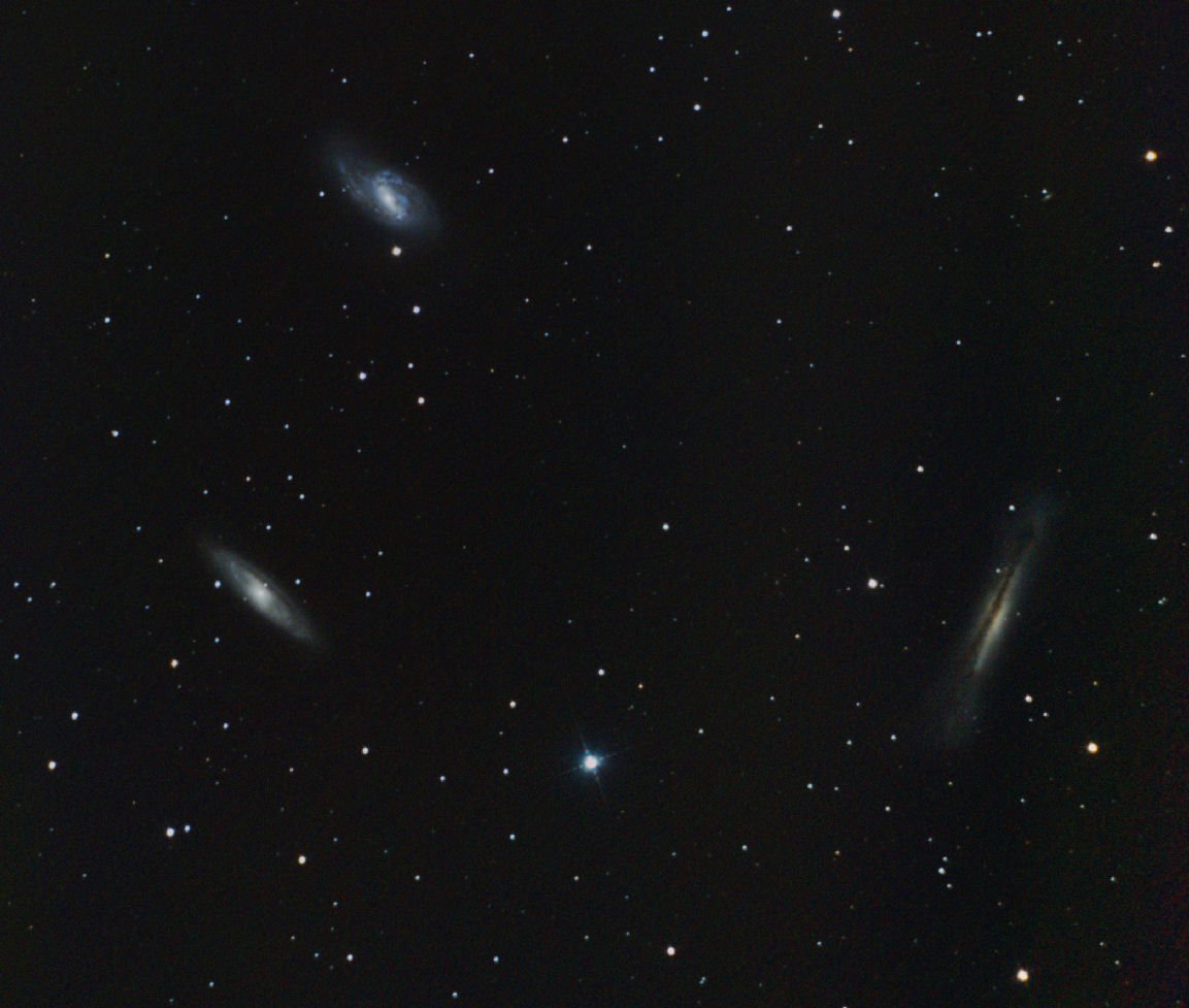 m65_m66_20070313_amad_vixex_200mm_canon_800iso_10x240sec_3el_title_last.jpg